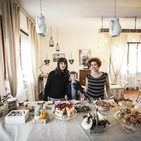 Oda ve Kahvaltı Ngiolo 