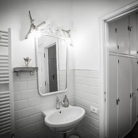 Oda ve Kahvaltı Ngiolo 