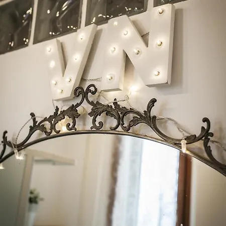 Oda ve Kahvaltı Ngiolo 